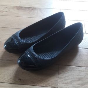Croc Flats with Shiny Toe